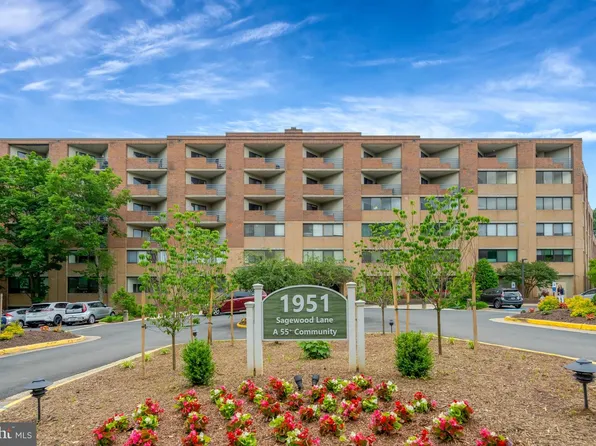 1951 Sagewood Ln APT 619, Reston, VA 20191