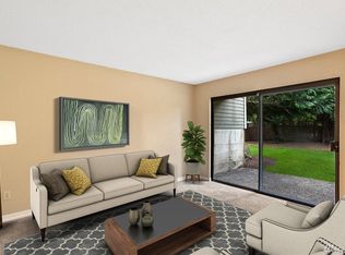 10013 NE 124th Pl #303, Kirkland, WA 98034