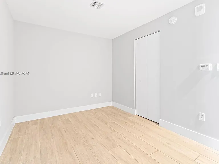 16385 Biscayne Blvd #404 — Photo 11