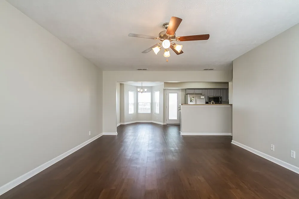 4 bed, 2.5 bath, 1888 sqft, $2,450 — Photo 2