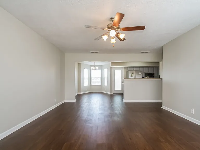 2636 Apostle Ln — Photo 2