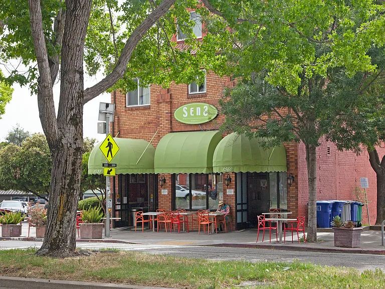 1811 Francisco Street — Photo 11