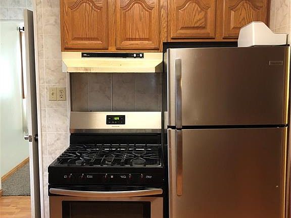 5th image of 3018 Charlotte St