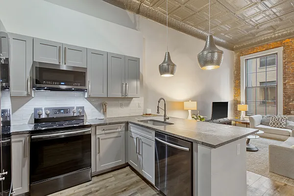 321 S Salina St #203 — Photo 10
