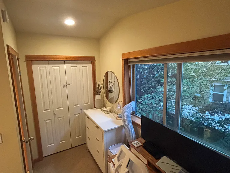 624 W Emerson St #B — Photo 14