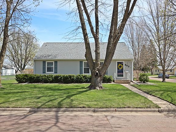 2nd image of 802 N 14th St