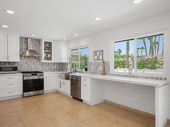 4th image of 2450 Tamarisk Rd