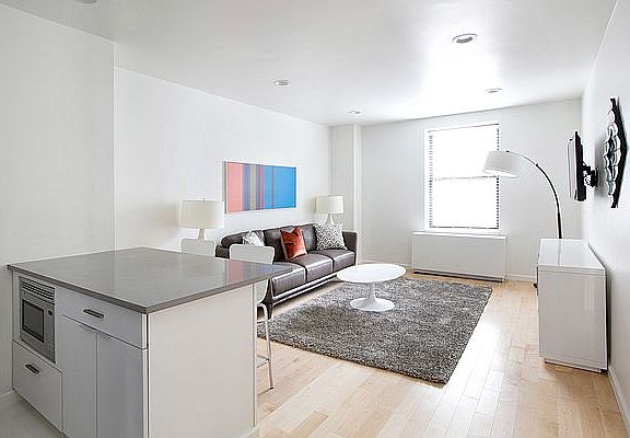 5th image of 150 W 51st St APT 2005