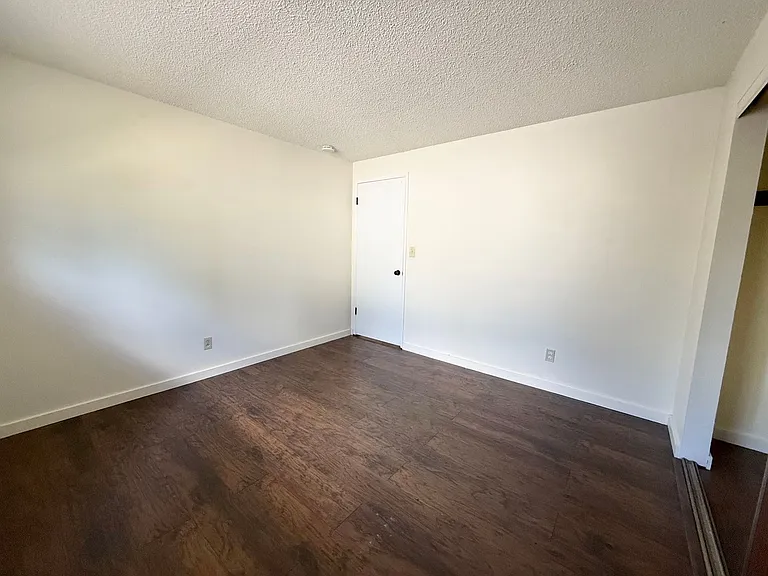 5925 SW Main Ave #1-6 — Photo 15