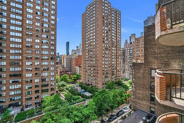 Rented by LW 21 LLC | media 39