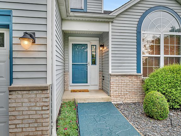 3rd image of 1915 Somerset Ct