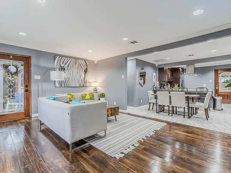 3126 Carlson Dr — Photo 3