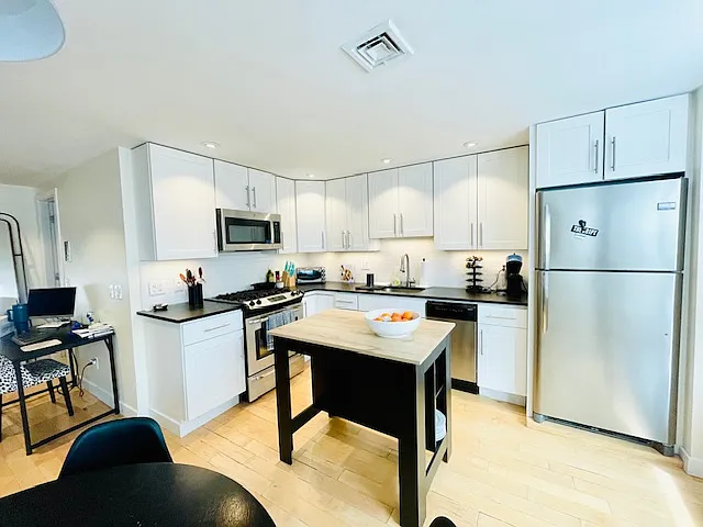 24 Fleet St #3A — Photo 4