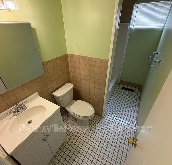 719 Lexington Rd — Photo 11