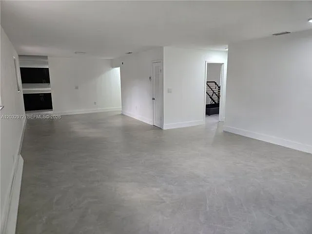3 bed, 2.0 bath, 1430 sqft, $3,650 — Photo 2