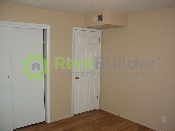 5th image of 205 Vassar Dr SE APT 2