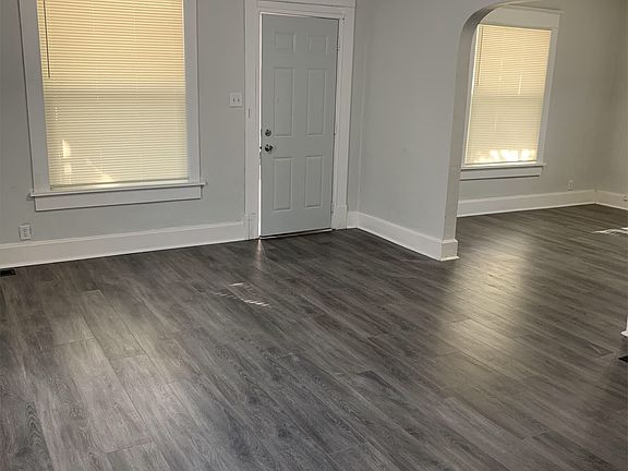 3rd image of 1625 Woodlawn Ave