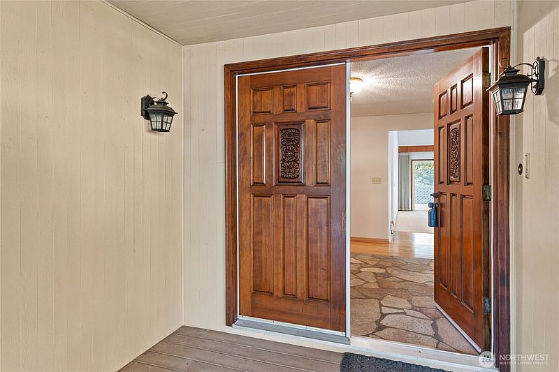 3rd image of 5628 139th Street NW
