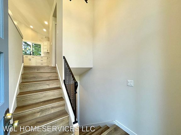 4th image of 12903 NE 76th St
