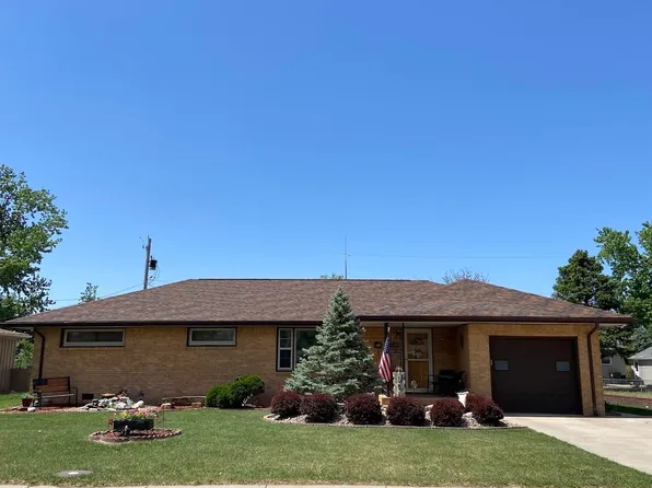 2609 Quivira Ave, Great Bend, KS 67530