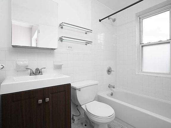 5th image of 1557 Lexington Ave #5C
