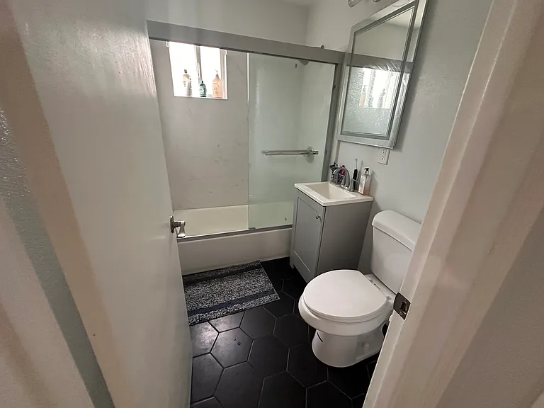 1350 Warburton Ave #3 — Photo 8