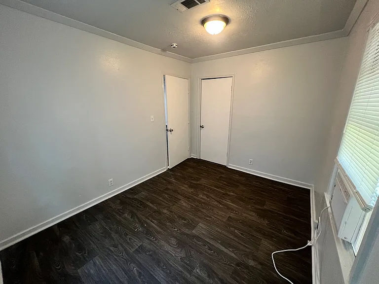 1703 Murl St — Photo 9