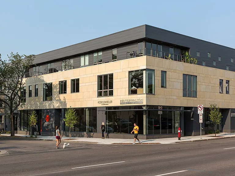 2915 James Ave S — Photo 4