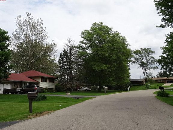 4th image of 3076 Lookout Dr