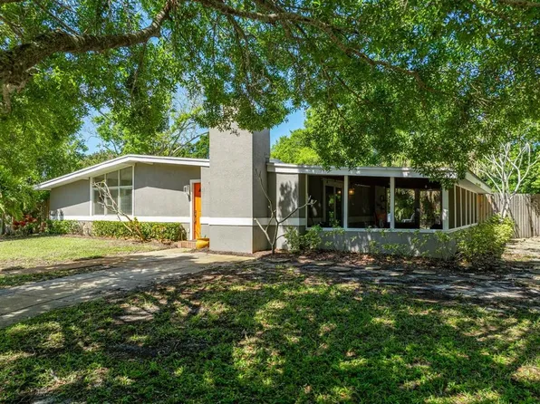 4001 Neptune Dr SE, Saint Petersburg, FL 33705