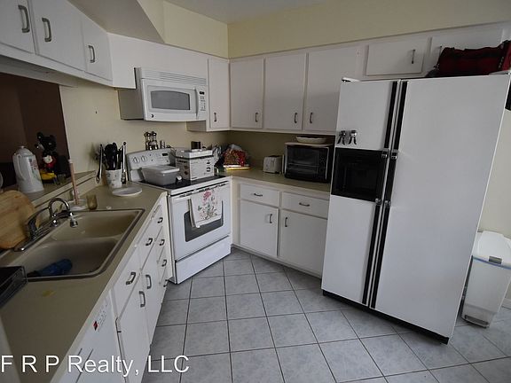 2nd image of 3991 Lancashire Ln
