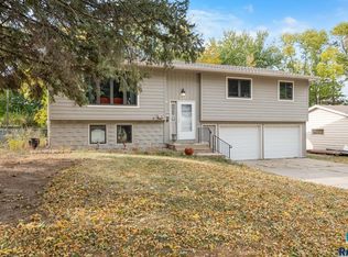 701 S Gardner Dr, Sioux Falls, SD 57103