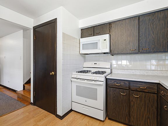 3rd image of 14114 S Saginaw Ave