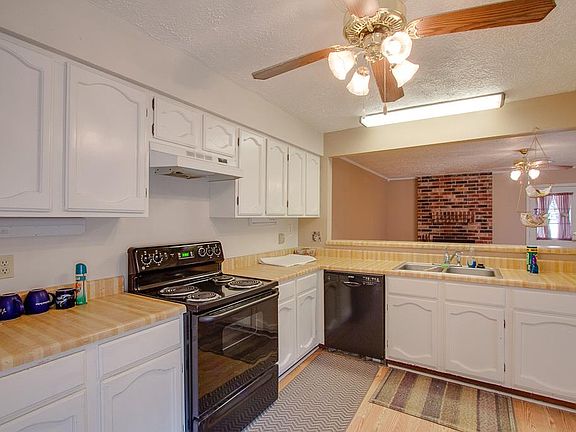 5th image of 13902 Fleur De Lis Blvd