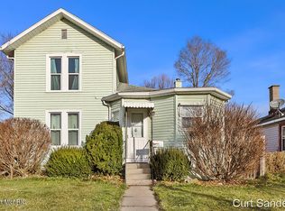 318 E Adams St, Ionia, MI
