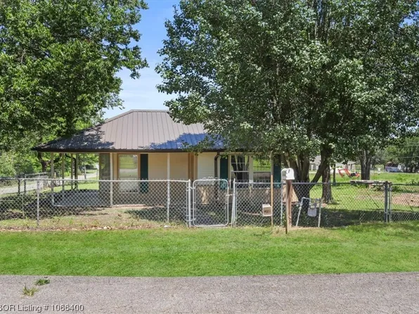 201 Park Ave, Poteau, OK 74953