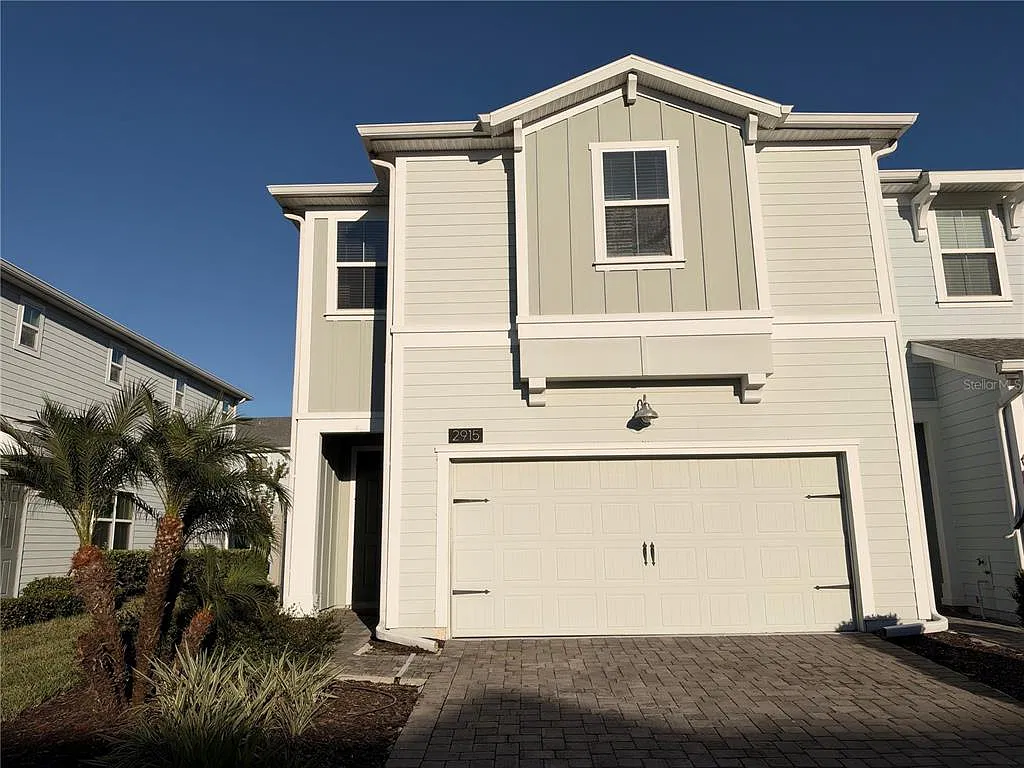 4 bed, 3.5 bath, 2067 sqft, $3,200 — Photo 3