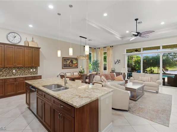 12825 Fairway Cove Ct, Fort Myers, FL 33905