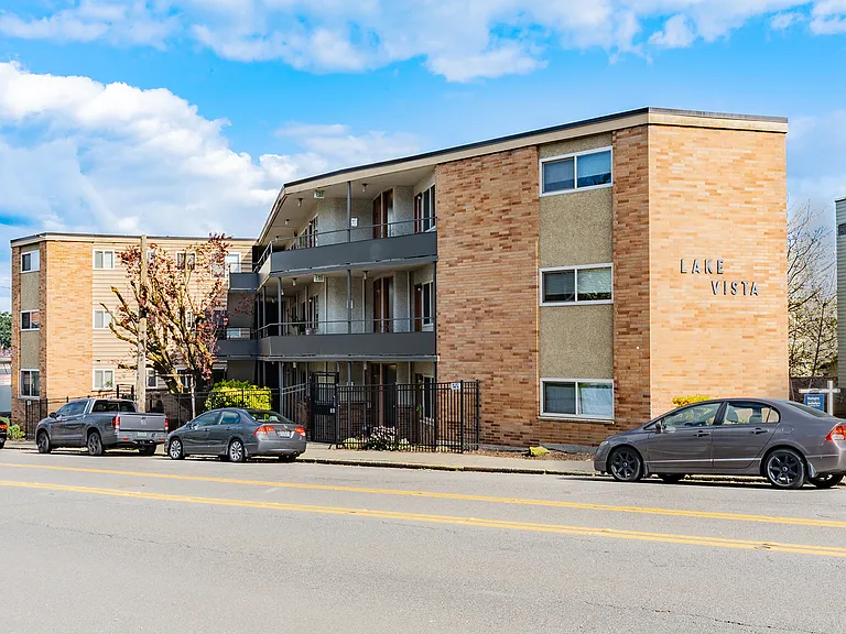 Lake Vista — Photo 3