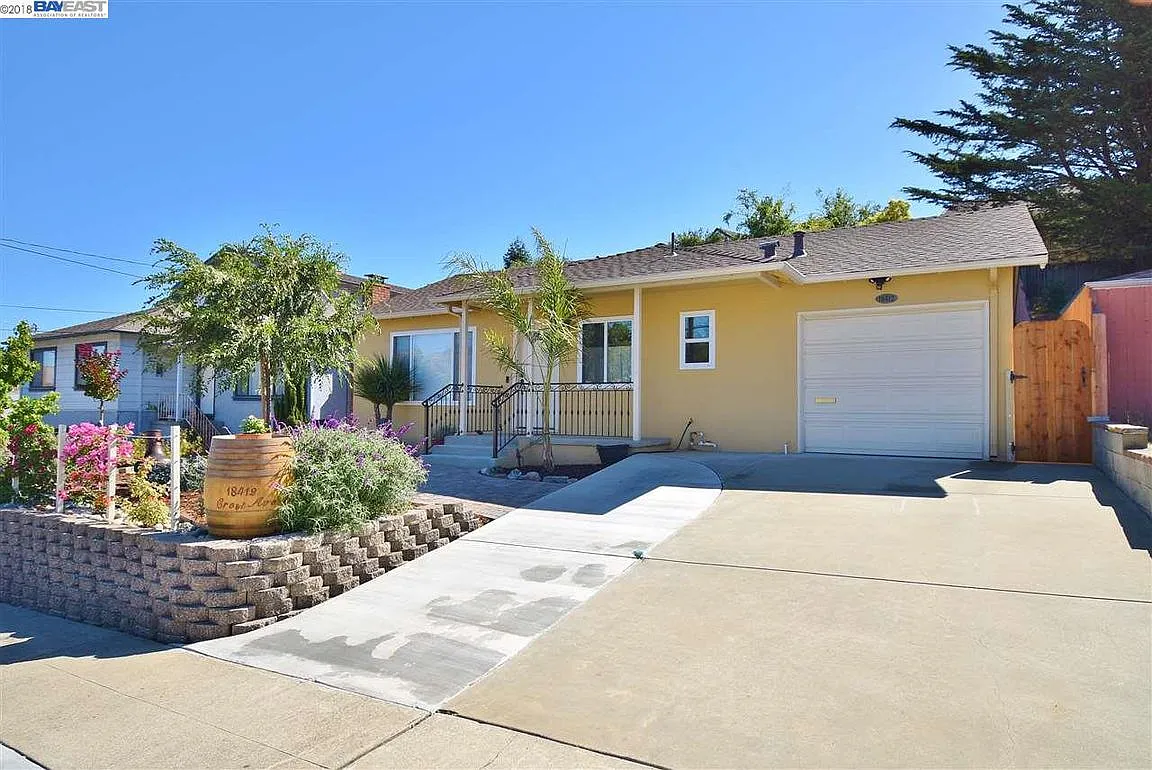 18412 Crest Ave photo 1