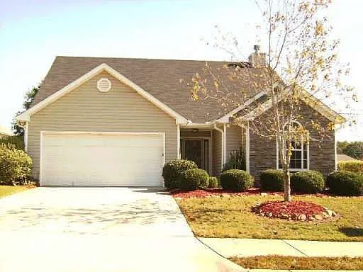 1045 Carlyle Pl photo 1