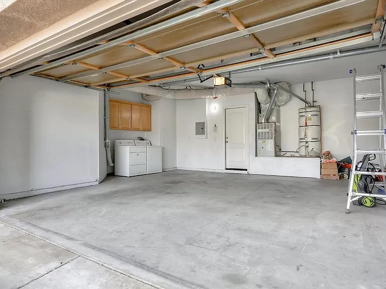 3815 Twin Falls Ct — Photo 11