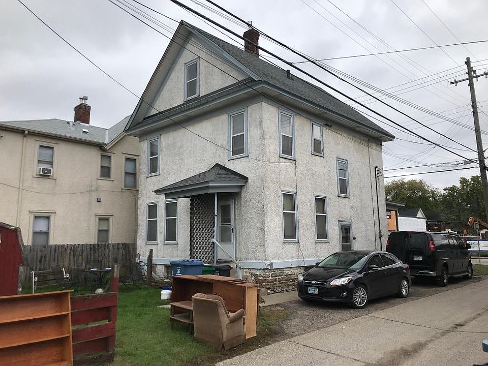 2nd image of 215 Lowry Ave NE