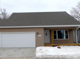 1904 Bud Rd, Windom, MN 56101