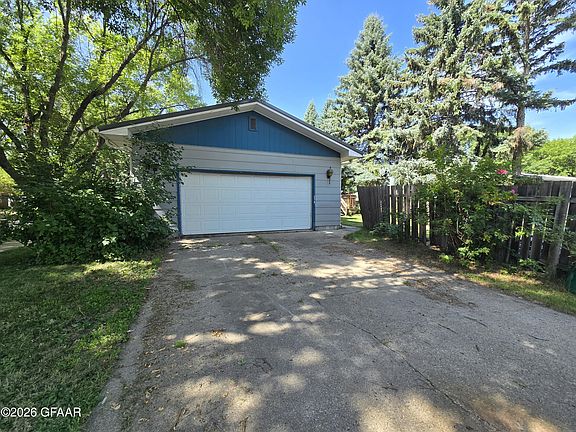 5th image of 1702 20th Ave S