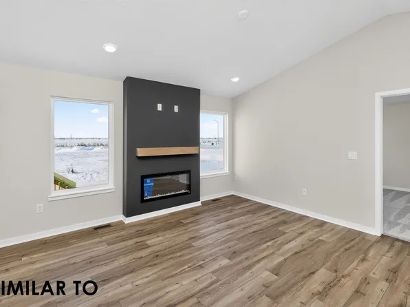 1560 Werthman Dr, Waukee, IA 50263