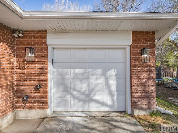 4th image of 1554 Beverly Rd