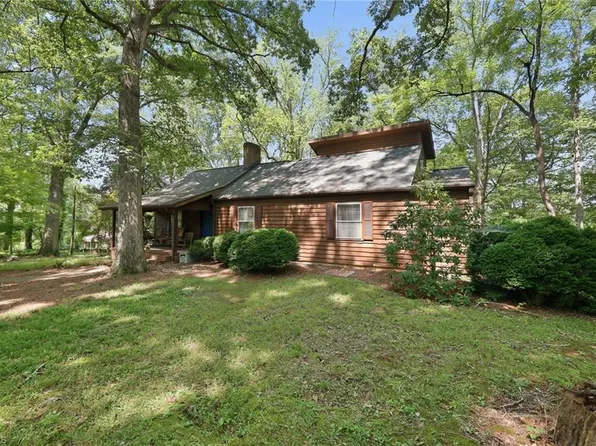 5275 Reynolda Rd, Winston Salem, NC 27106
