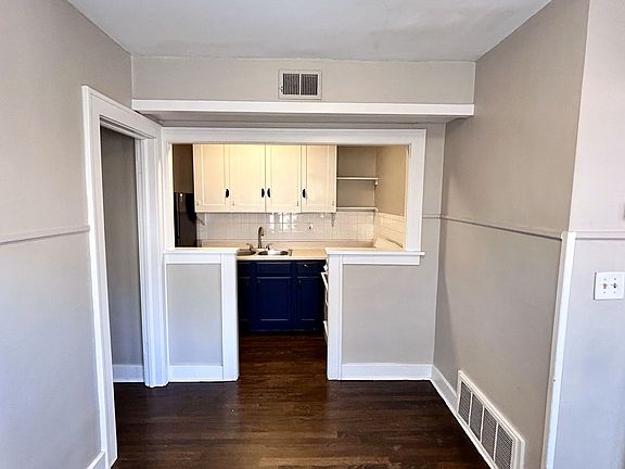 4th image of 522-530 Gladstone Blvd #11