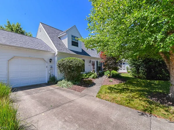 10277 Orchard Hill Ln, Twinsburg, OH 44087